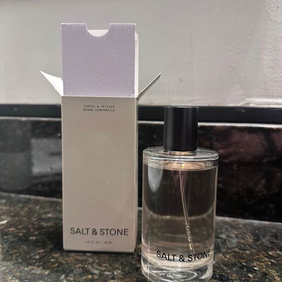 Salt & Stone Santal & Vétiver Body Mist - 3.4oz NIB - Picture 3 of 6